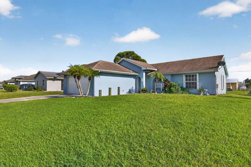 3 bedroom Single Family Residence at 254 SW Starfish Avenue, Port St Lucie Section 13, Port St. Lucie — photo 2
