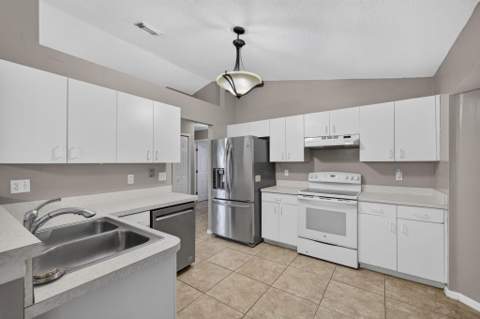 254 SW Starfish Avenue, Port St. Lucie FL - photo 10 of 30