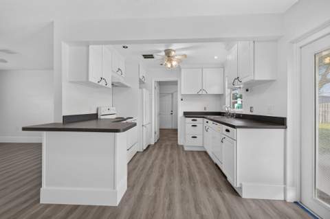 1860 SE Madison Street, Stuart FL - photo 9 of 24