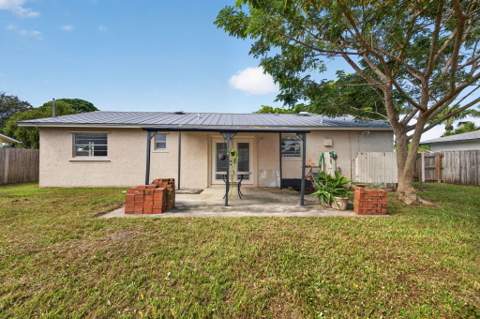 1860 SE Madison Street, Stuart FL - photo 19 of 24