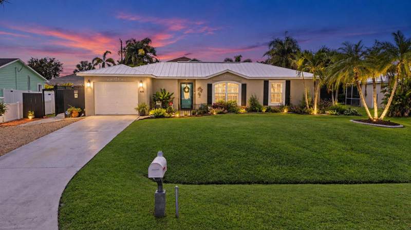 3 bedroom Single Family Residence at 826 SW Hamberland Avenue, Port St Lucie Section 21, Port St. Lucie — photo 4