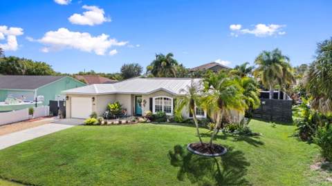 826 SW Hamberland Avenue, Port St. Lucie FL - photo 6 of 37