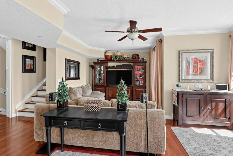 3 bedroom Condominium at 6918 W Sample Road #6918, Cypress Pointe At Coral Springs, Coral Springs — photo 2