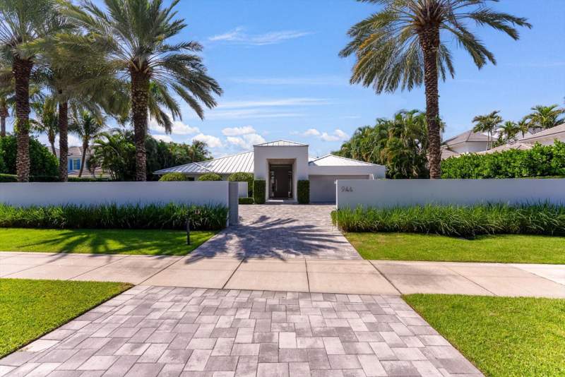 7 bedroom Single Family Residence at 944 S Ocean Boulevard, Seagate Ext, Delray Beach — photo 3