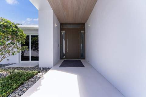 944 S Ocean Boulevard, Delray Beach FL - photo 7 of 98