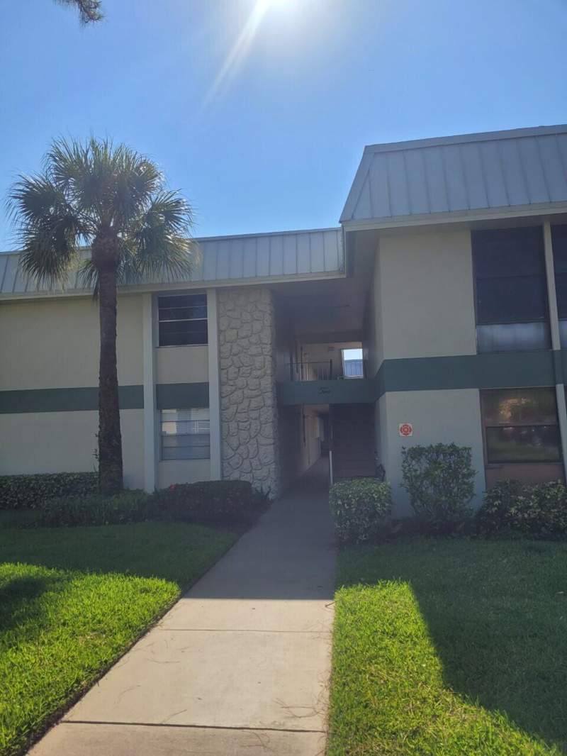 2 bedroom Condominium at 2302 Sunrise Boulevard #201, Inlet House Condominium, Fort Pierce — photo 4