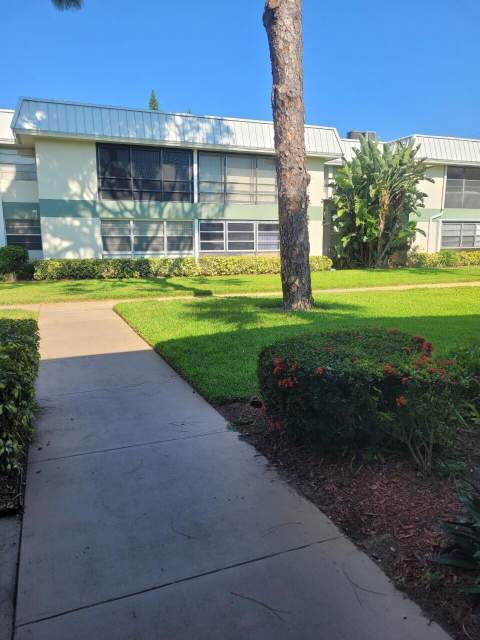 2302 Sunrise Boulevard #201, Fort Pierce FL - photo 6 of 11