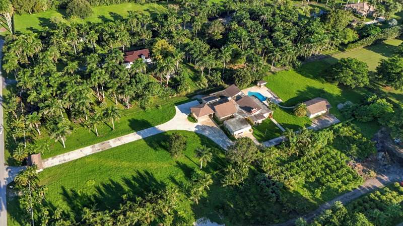 7 bedroom Single Family Residence at 13400 Stirling Road, Everglades Sugar & Land Co, Southwest Ranches — photo 4