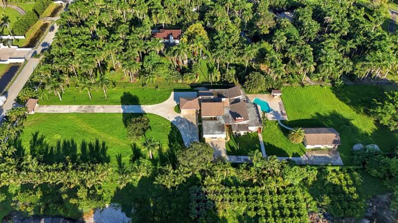 7 bedroom Single Family Residence at 13400 Stirling Road, Everglades Sugar & Land Co, Southwest Ranches — photo 3