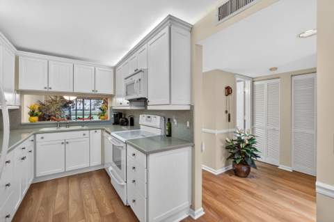 2041 Keystone Drive #F, Jupiter FL - photo 7 of 63