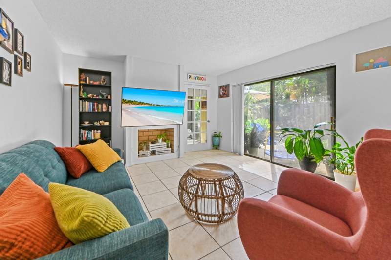 3 bedroom Townhouse at 824 Springdale Circle, Springdale Homes, Palm Springs — photo 5