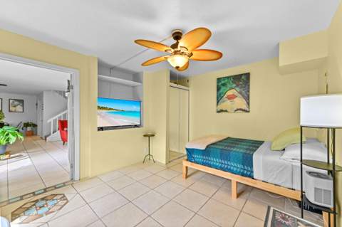 824 Springdale Circle, Palm Springs FL - photo 14 of 28