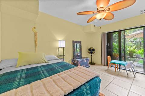 824 Springdale Circle, Palm Springs FL - photo 15 of 28
