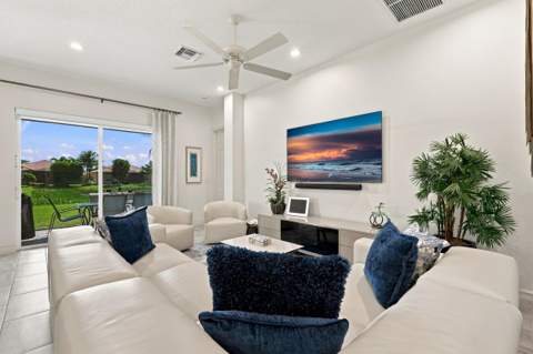 8150 Pikes Peak Avenue, Boynton Beach FL - photo 11 of 58