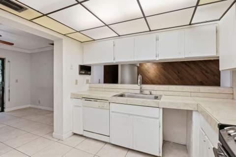 6850 Tiburon Drive, Boca Raton FL - photo 10 of 30