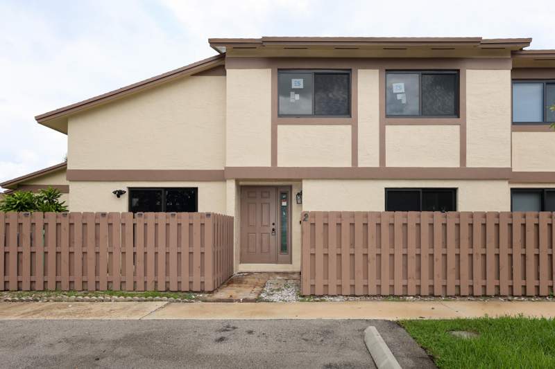 3 bedroom Townhouse at 10675 NW 30th Place #2, Country Squire Townhomes Condo 9, Sunrise — photo 3