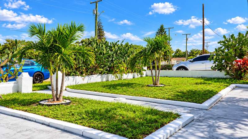 3 bedroom Single Family Residence at 173 W 16th Street, Inlet Grove, Riviera Beach — photo 2