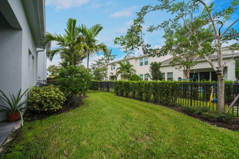 16403 Helix Court, Westlake FL - photo 8 of 50