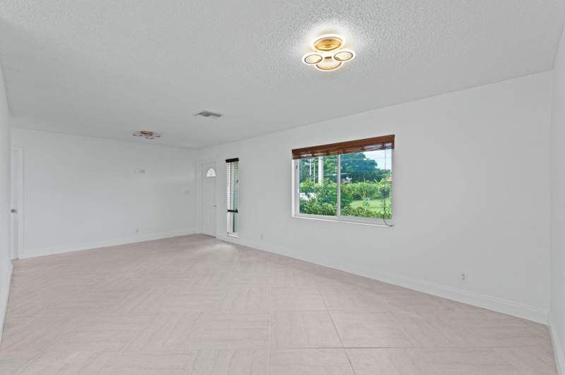 3 bedroom Single Family Residence at 2315 NW 98th Lane, Royal Palm Pointe, Coral Springs — photo 5
