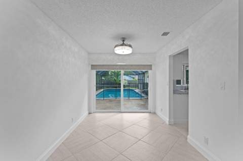 2315 NW 98th Lane, Coral Springs FL - photo 7 of 35