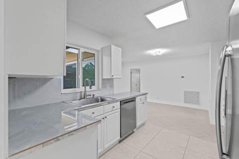 2315 NW 98th Lane, Coral Springs FL - photo 9 of 35