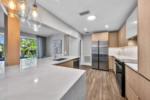 1011 SE 2nd Avenue, Pompano Beach FL - photo 9 of 70