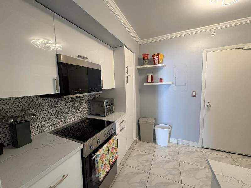 1 bedroom Stock Cooperative at 3333 NE 34th Street #817, Coral Ridge Towers South Co-Op, Fort Lauderdale — photo 5