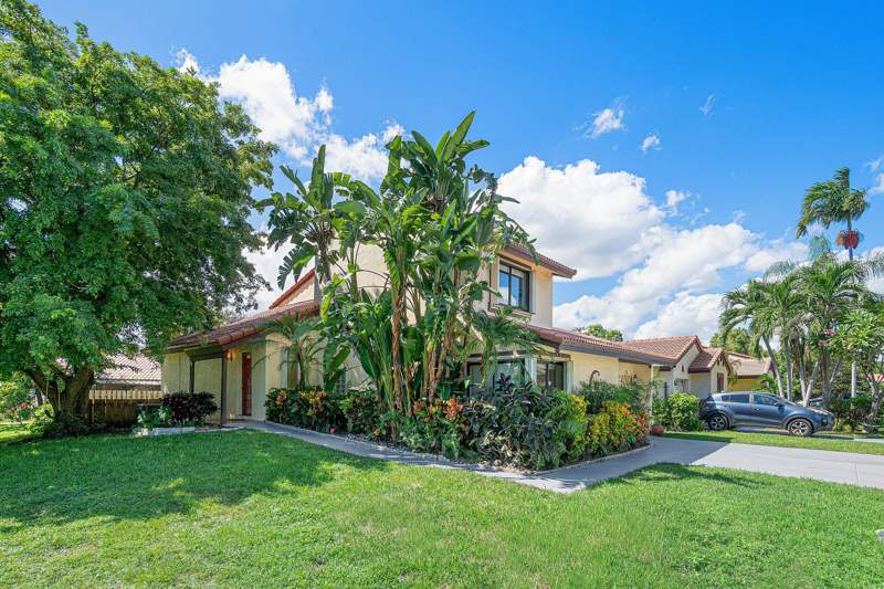 4 bedroom Single Family Residence at 2810 Sand Pines Court, Lantana Pines 1 Sportsmens Club, Lake Worth — photo 4