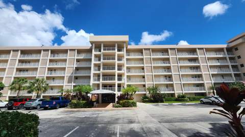 2851 S Palm Aire Drive #101, Pompano Beach FL - photo 15 of 19