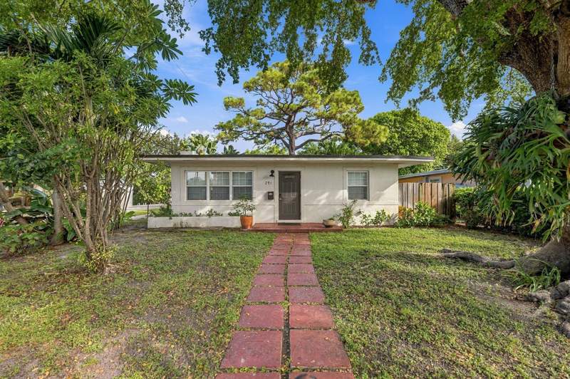 2 bedroom Single Family Residence at 251 SW 22nd Street, Croissant Park - Lauderdale 2-9D, Fort Lauderdale — photo 2