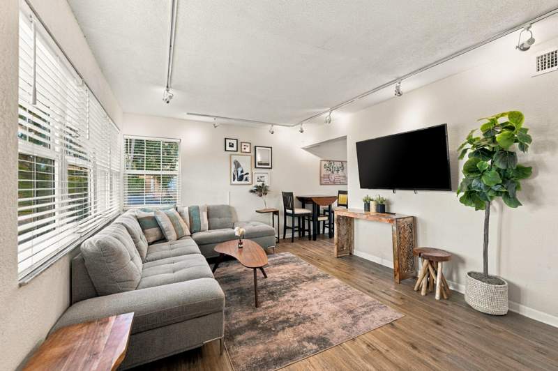 2 bedroom Single Family Residence at 251 SW 22nd Street, Croissant Park - Lauderdale 2-9D, Fort Lauderdale — photo 4