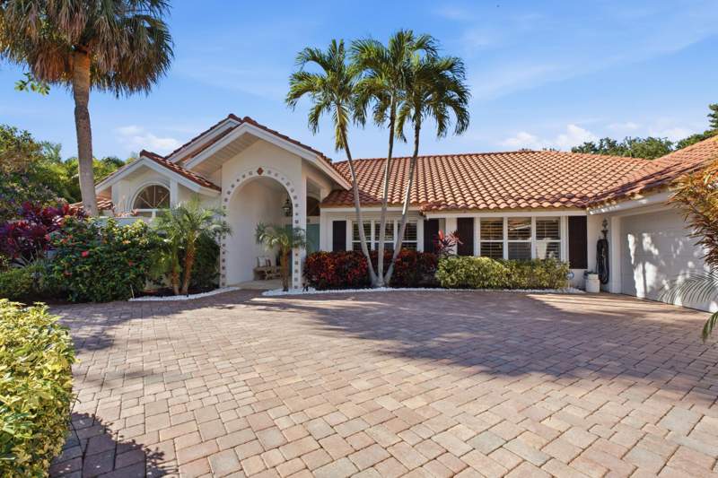 3 bedroom Single Family Residence at 100 Hillcrest Drive, Hillcrest, Sewalls Point — photo 3
