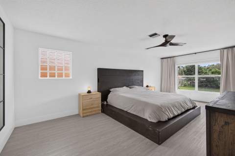1043 Aspri Way, Riviera Beach FL - photo 21 of 58