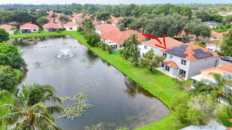 5 bedroom Single Family Residence at 1043 Aspri Way, Woodbine, Riviera Beach — photo 2