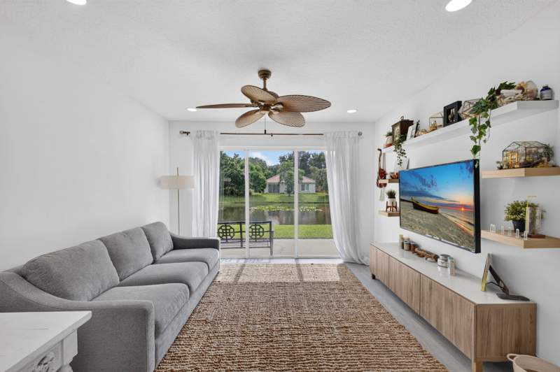 5 bedroom Single Family Residence at 1043 Aspri Way, Woodbine, Riviera Beach — photo 5