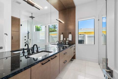 918 SW 28th Avenue, Boynton Beach FL - photo 14 of 107