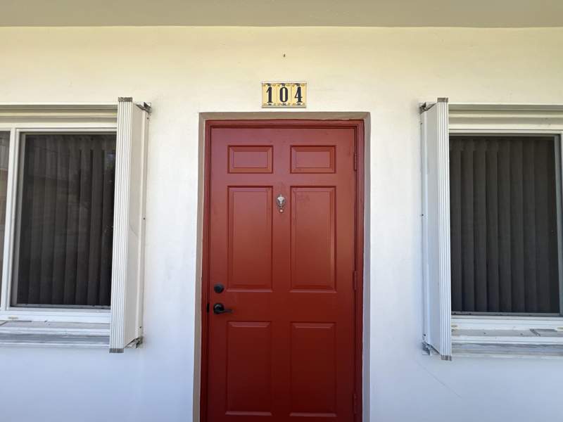 1 bedroom Condominium at 3320 Lake Osborne Drive, Murry Hills Apt Bldg 2 Condo 104, Lake Worth Beach — photo 3