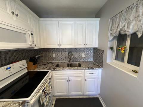 3320 Lake Osborne Drive, Lake Worth Beach FL - photo 8 of 25