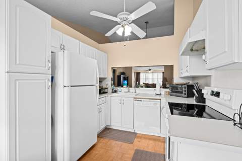 7593 Tahiti Lane, Greenacres FL - photo 7 of 38