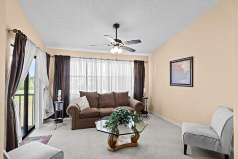 7593 Tahiti Lane, Greenacres FL - photo 15 of 38