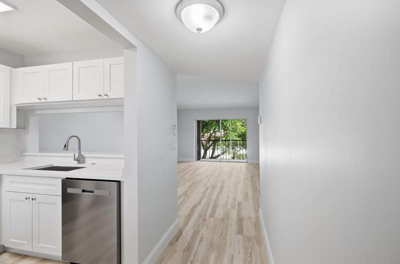 3 bedroom Condominium at 9939 Three Lakes Circle #14H, Rosewood Condo, Boca Raton — photo 3