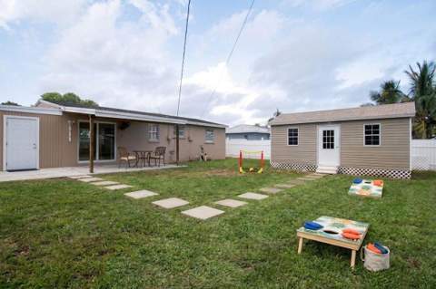 2032 Worthington Road, West Palm Beach FL - photo 16 of 19