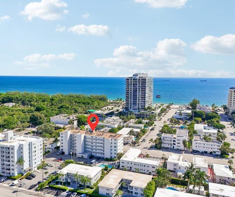 2 bedroom Stock Cooperative at 711 N Birch Road #204, Hawthorne East Co-Op, Fort Lauderdale — photo 2