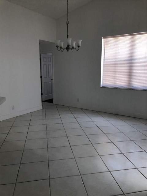 887 Savannah Falls Drive, Weston FL - photo 6 of 21