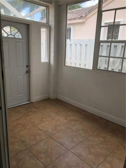 887 Savannah Falls Drive, Weston FL - photo 18 of 21