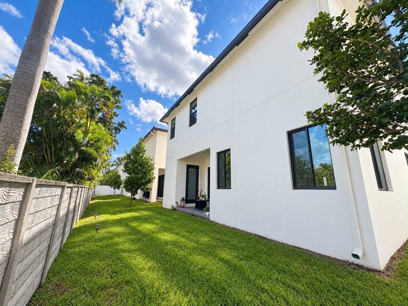 4 bedroom Single Family Residence at 1423 SW 23rd Street, Marina Landings, Fort Lauderdale — photo 4