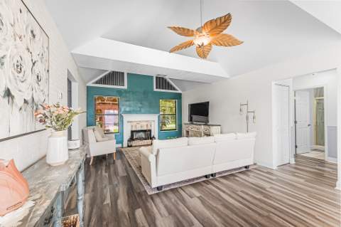 6006 Lantana Drive, Fort Pierce FL - photo 7 of 34