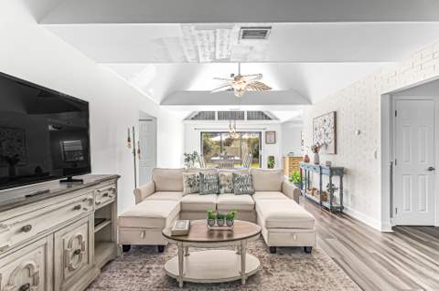 6006 Lantana Drive, Fort Pierce FL - photo 8 of 34