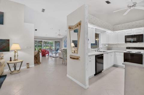 7700 Coral Lake Drive, Delray Beach FL - photo 15 of 63