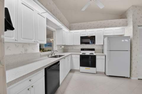7700 Coral Lake Drive, Delray Beach FL - photo 14 of 63
